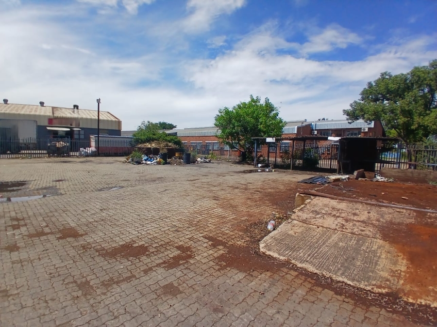 To Let commercial Property for Rent in Zinniaville North West